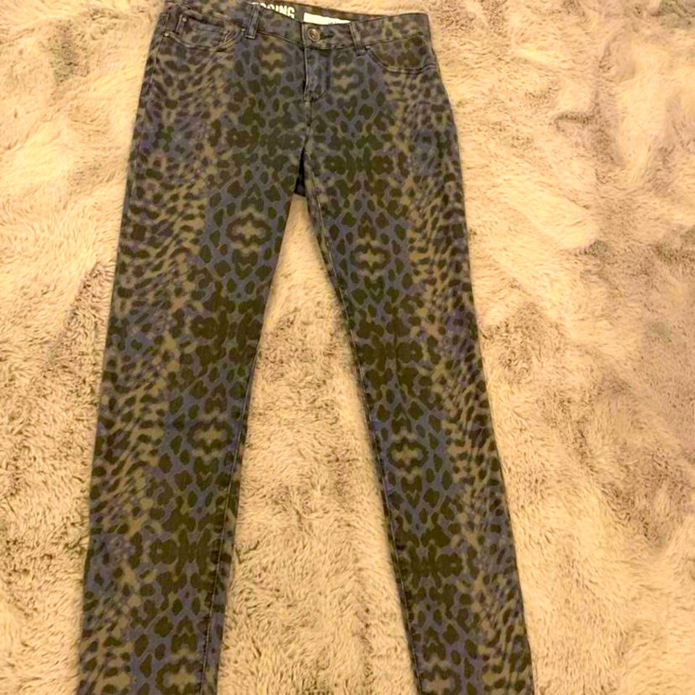 DKNY ANIMAL PRINT JEANS